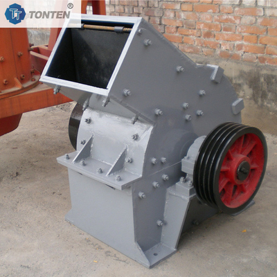 Tonten High Quality Mobile Small Hammer Stone Crusher In Sand Production Line (TONTEN) è una piccola macchina mobile per il frantumaggio di pietre in sabbia.