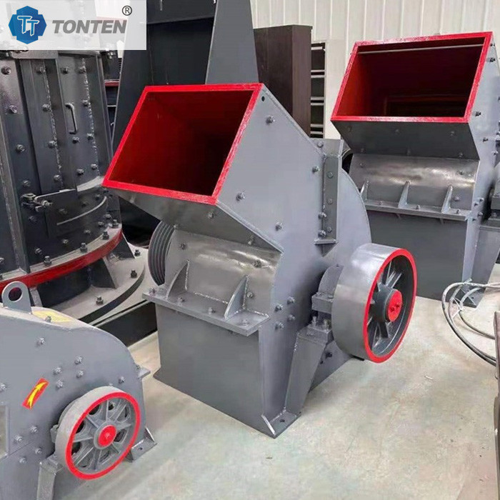 Tonten High Quality Mobile Small Hammer Stone Crusher In Sand Production Line (TONTEN) è una piccola macchina mobile per il frantumaggio di pietre in sabbia.